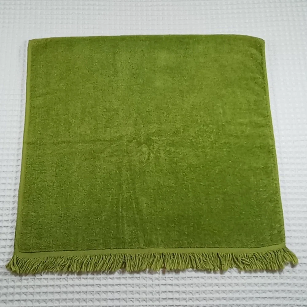 Vintage Fashion Manor MCM Avocado Green/Cream Embroidered Cotton Bath Towel USA